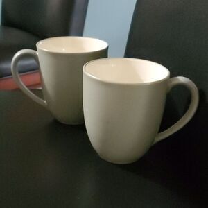 TWO Noritake stoneware colorways green 8485 mug coffee cup cups